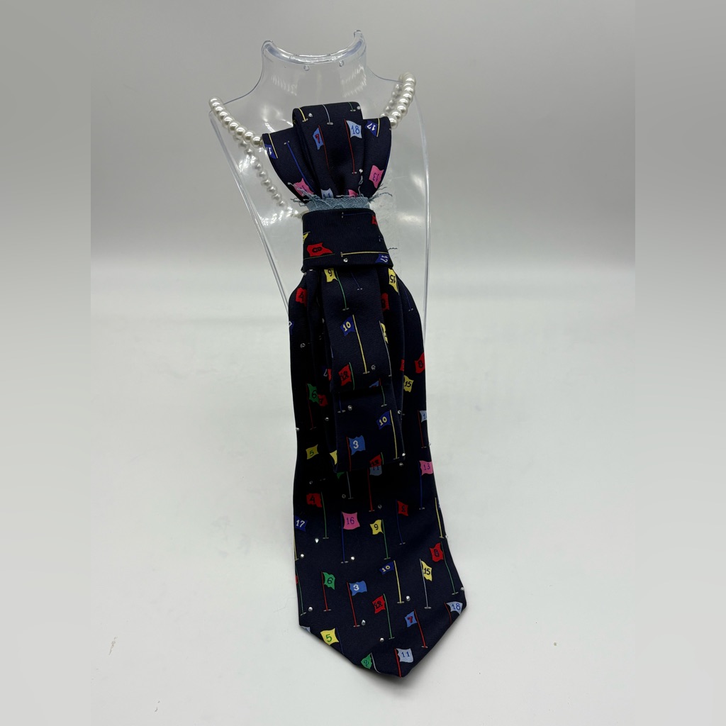 Navy Golf/Flag Patterned Women's Pearl Tie